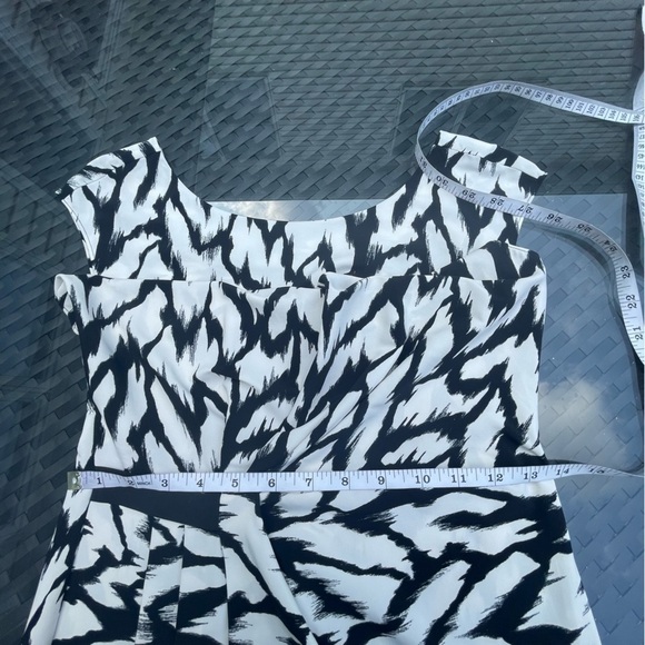 ARMANI Exchange Black & White Printed Dress Size 2 - Picture 10 of 11